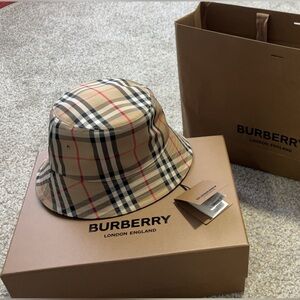 Burberry Bucket Hat NWT